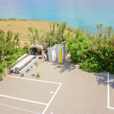 Apartmani Prvi Red Do Mora Pag Town Exteriér fotografie