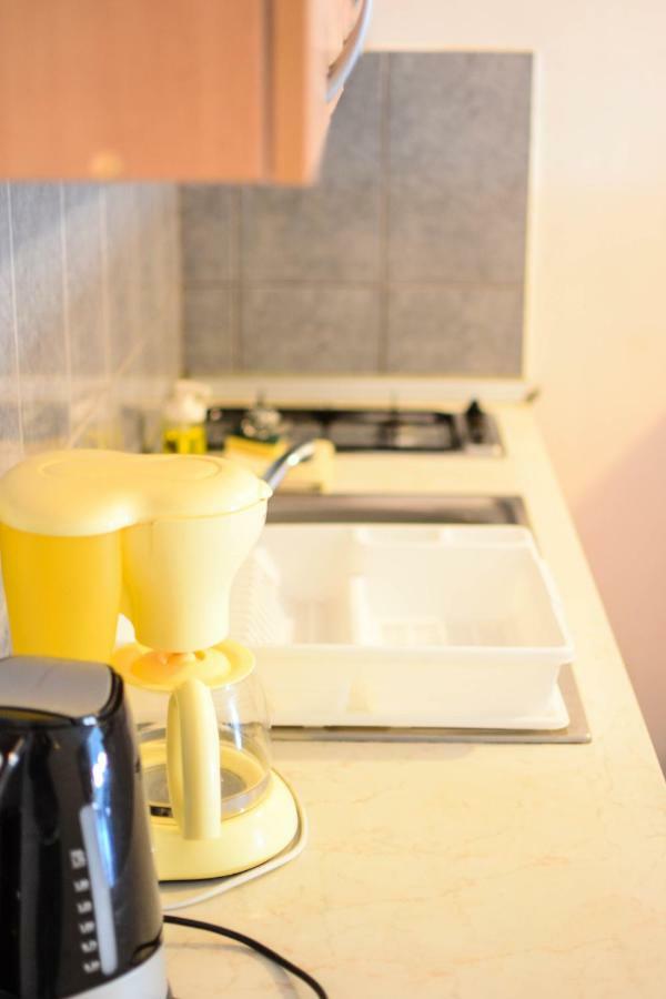 Apartmani Prvi Red Do Mora Pag Town Exteriér fotografie