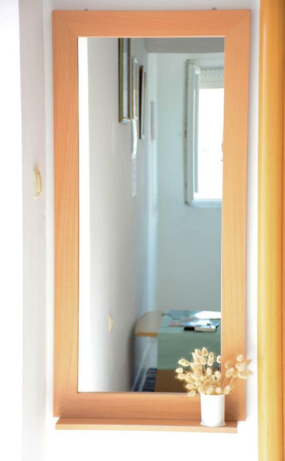 Apartmani Prvi Red Do Mora Pag Town Exteriér fotografie