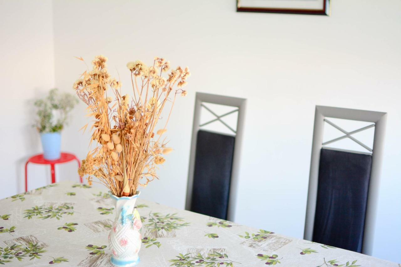 Apartmani Prvi Red Do Mora Pag Town Exteriér fotografie