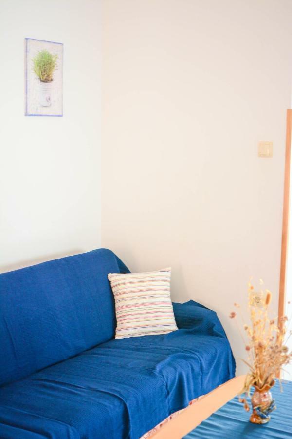 Apartmani Prvi Red Do Mora Pag Town Exteriér fotografie