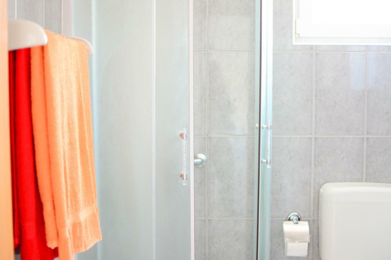 Apartmani Prvi Red Do Mora Pag Town Exteriér fotografie